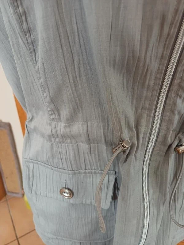 Chaqueta sin mangas gris talla 46 – photo 2